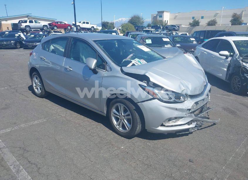 2018 Chevrolet Cruze LT AUTO (VIN 3G1BE6SM4JS652071) main photo