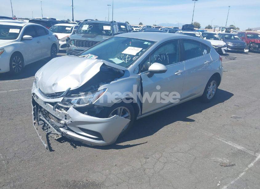 Photo 2 of 2018 Chevrolet Cruze LT AUTO (VIN 3G1BE6SM4JS652071)