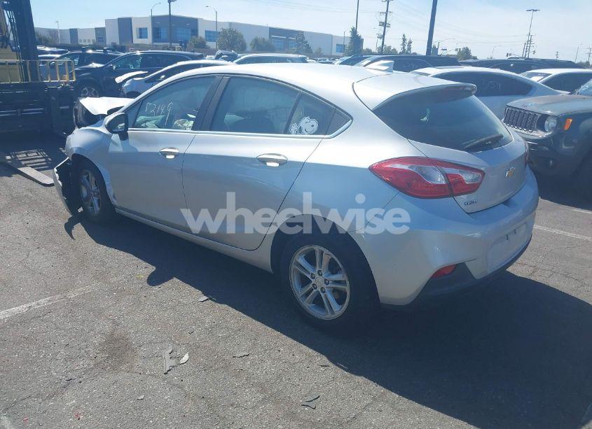 Photo 3 of 2018 Chevrolet Cruze LT AUTO (VIN 3G1BE6SM4JS652071)