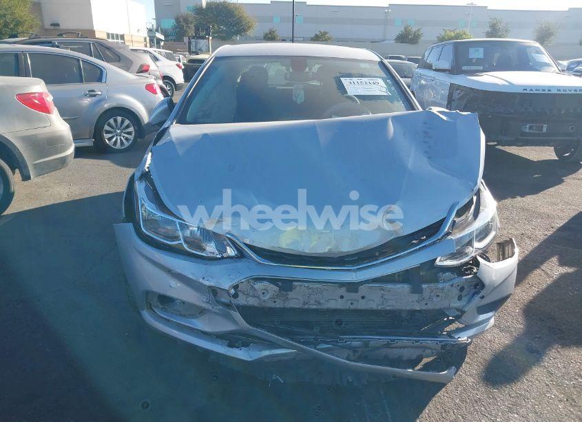 Photo 6 of 2018 Chevrolet Cruze LT AUTO (VIN 3G1BE6SM4JS652071)