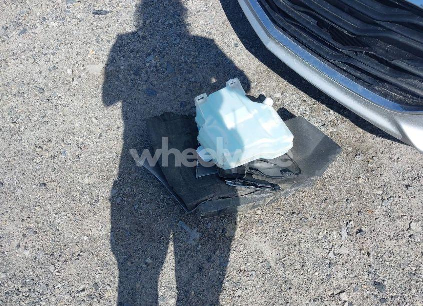 Photo 12 of 2019 Chevrolet Cruze LT (VIN 3G1BE6SM4KS570374)