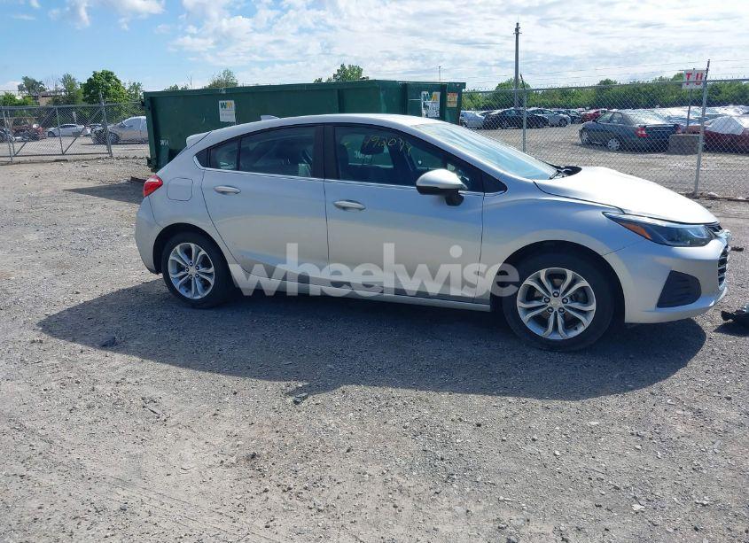Photo 14 of 2019 Chevrolet Cruze LT (VIN 3G1BE6SM4KS570374)