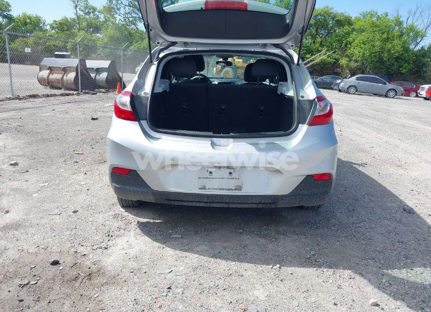 Photo 17 of 2019 Chevrolet Cruze LT (VIN 3G1BE6SM4KS570374)