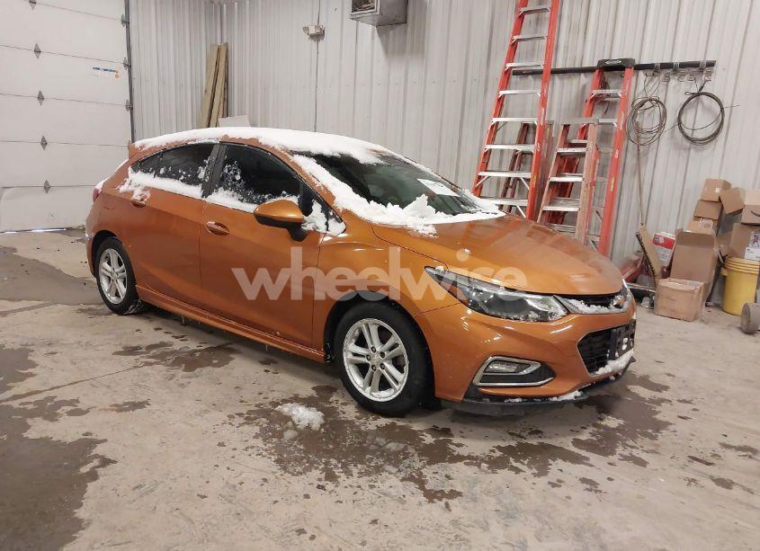 2017 Chevrolet Cruze LT AUTO (VIN 3G1BE6SM5HS535626) main photo