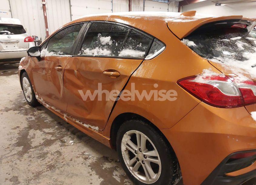 Photo 12 of 2017 Chevrolet Cruze LT AUTO (VIN 3G1BE6SM5HS535626)