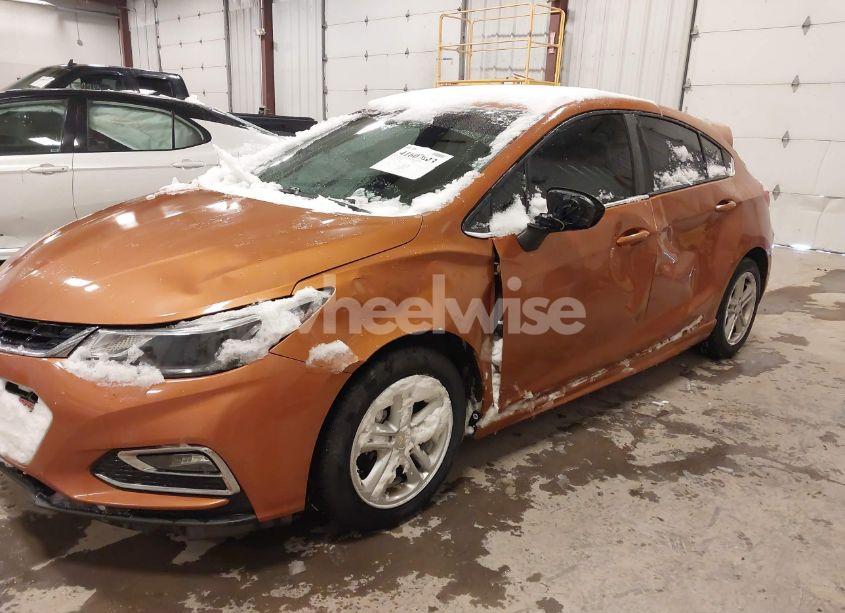 Photo 6 of 2017 Chevrolet Cruze LT AUTO (VIN 3G1BE6SM5HS535626)