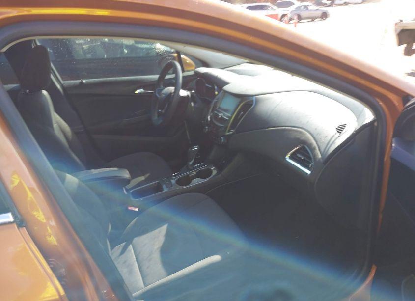 Photo 5 of 2017 Chevrolet Cruze LT AUTO (VIN 3G1BE6SM5HS562972)