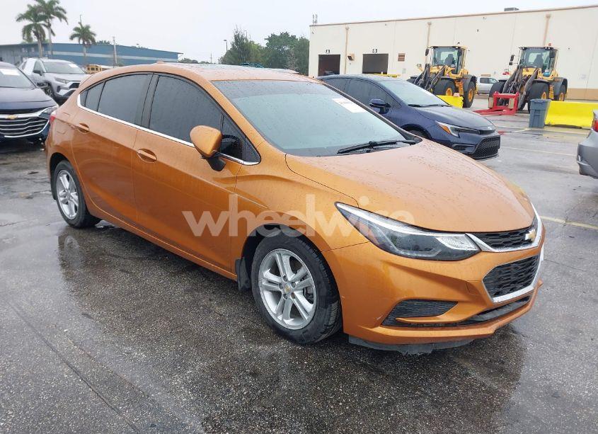 2017 Chevrolet Cruze LT AUTO (VIN 3G1BE6SM5HS582896) main photo