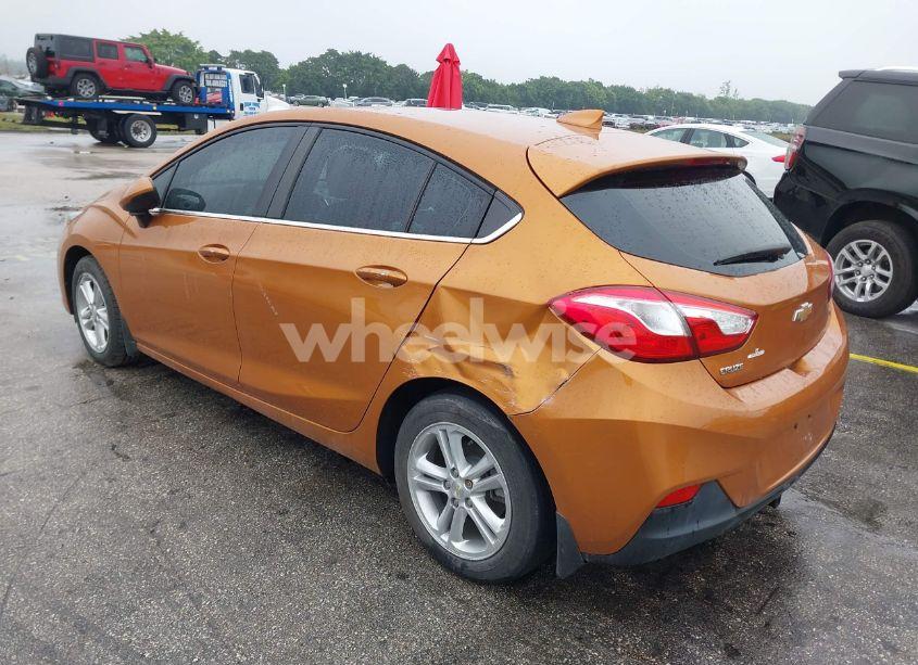 Photo 3 of 2017 Chevrolet Cruze LT AUTO (VIN 3G1BE6SM5HS582896)