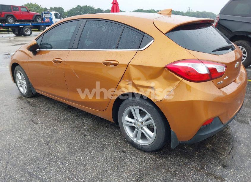 Photo 6 of 2017 Chevrolet Cruze LT AUTO (VIN 3G1BE6SM5HS582896)