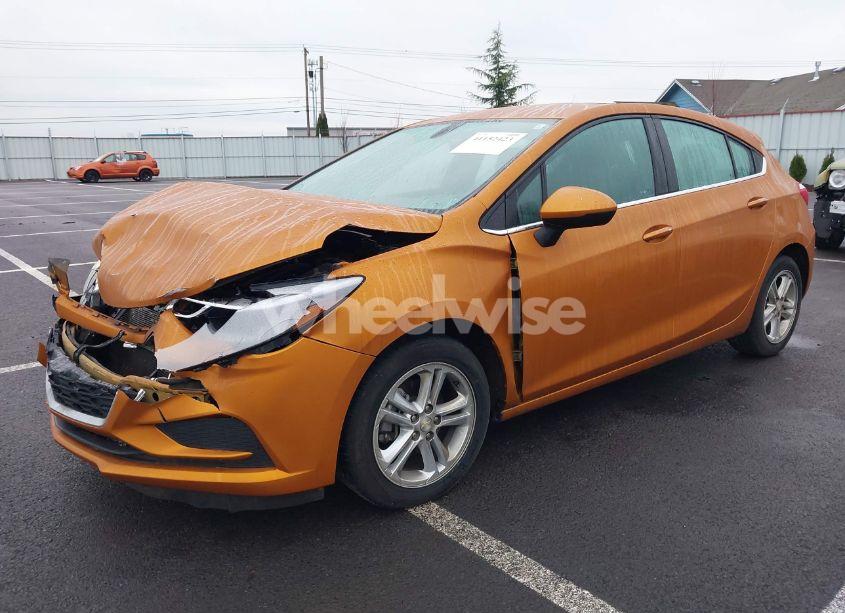 Photo 2 of 2017 Chevrolet Cruze LT AUTO (VIN 3G1BE6SM5HS586091)