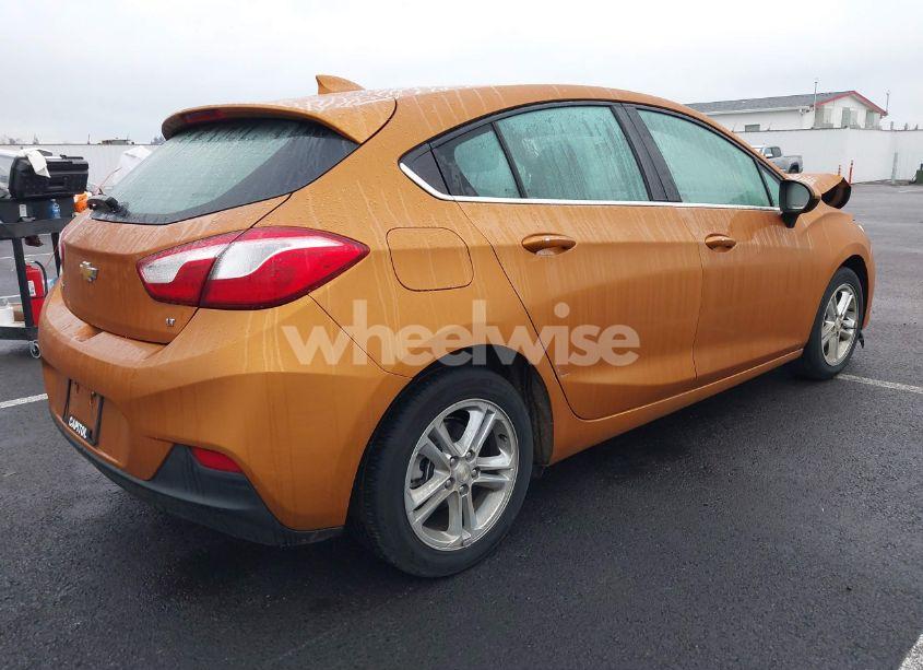 Photo 4 of 2017 Chevrolet Cruze LT AUTO (VIN 3G1BE6SM5HS586091)