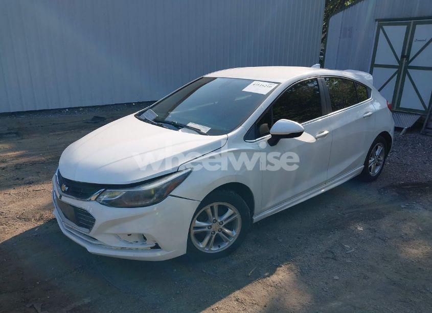 Photo 2 of 2017 Chevrolet Cruze LT AUTO (VIN 3G1BE6SM5HS607280)