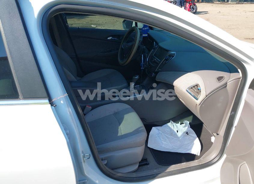 Photo 5 of 2017 Chevrolet Cruze LT AUTO (VIN 3G1BE6SM5HS607280)