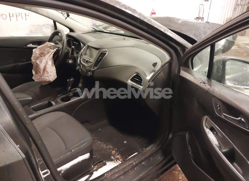 Photo 5 of 2017 Chevrolet Cruze LT AUTO (VIN 3G1BE6SM5HS614696)