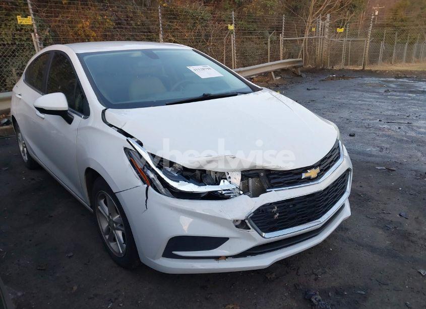 2017 Chevrolet Cruze LT AUTO (VIN 3G1BE6SM5HS615279) main photo