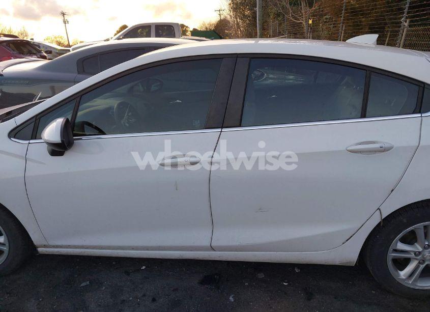 Photo 14 of 2017 Chevrolet Cruze LT AUTO (VIN 3G1BE6SM5HS615279)