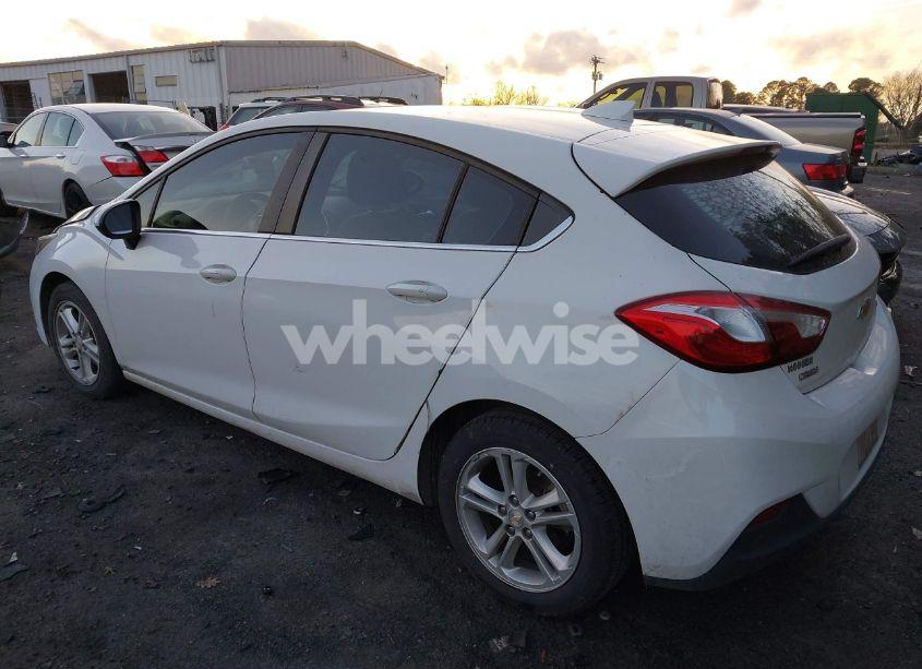 Photo 3 of 2017 Chevrolet Cruze LT AUTO (VIN 3G1BE6SM5HS615279)