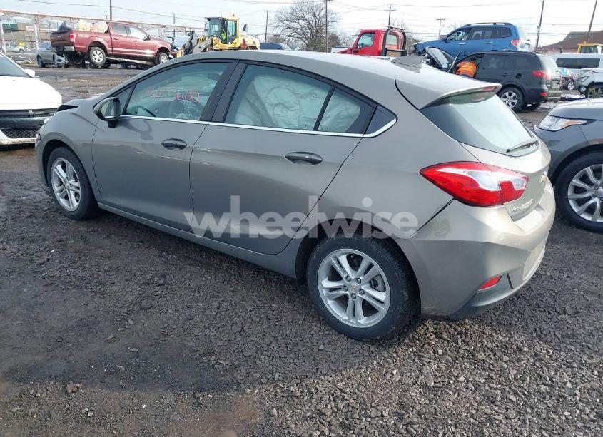 Photo 3 of 2018 Chevrolet Cruze LT AUTO (VIN 3G1BE6SM5JS606281)