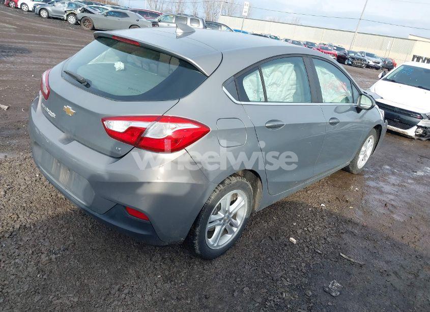 Photo 4 of 2018 Chevrolet Cruze LT AUTO (VIN 3G1BE6SM5JS606281)
