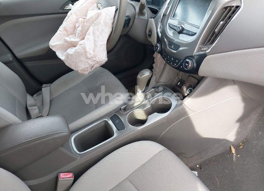 Photo 5 of 2018 Chevrolet Cruze LT AUTO (VIN 3G1BE6SM5JS606281)