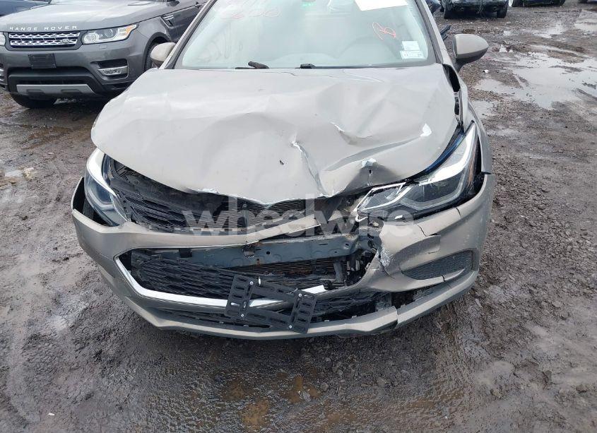 Photo 6 of 2018 Chevrolet Cruze LT AUTO (VIN 3G1BE6SM5JS606281)