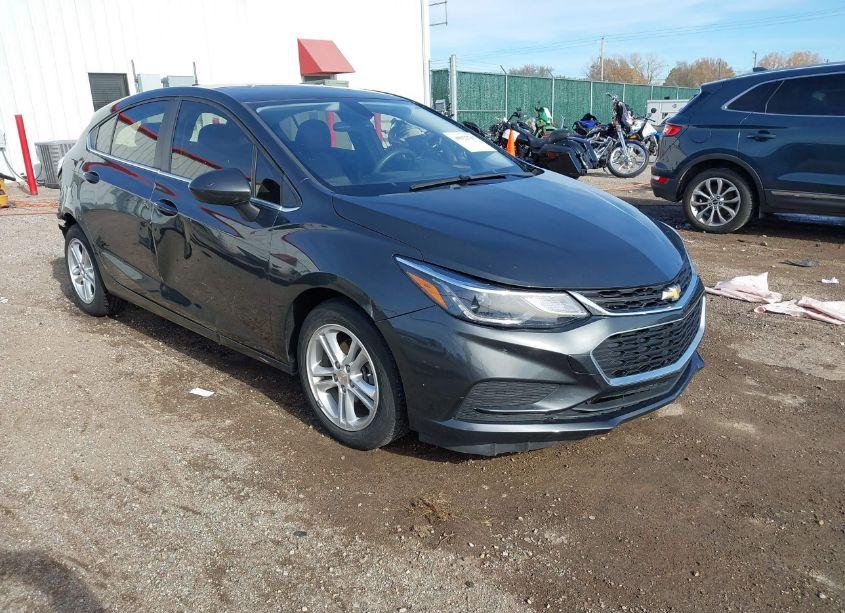 2018 Chevrolet Cruze LT AUTO (VIN 3G1BE6SM5JS633397) main photo