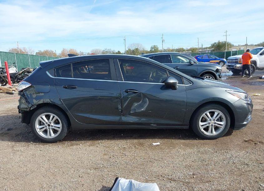 Photo 14 of 2018 Chevrolet Cruze LT AUTO (VIN 3G1BE6SM5JS633397)
