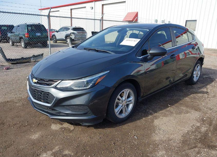 Photo 2 of 2018 Chevrolet Cruze LT AUTO (VIN 3G1BE6SM5JS633397)