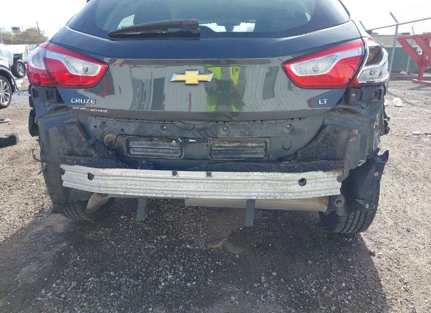 Photo 6 of 2018 Chevrolet Cruze LT AUTO (VIN 3G1BE6SM5JS633397)