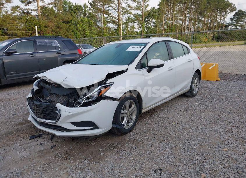 Photo 2 of 2018 Chevrolet Cruze LT AUTO (VIN 3G1BE6SM5JS646893)
