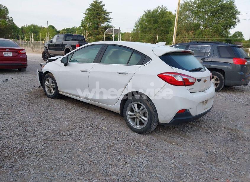 Photo 3 of 2018 Chevrolet Cruze LT AUTO (VIN 3G1BE6SM5JS646893)