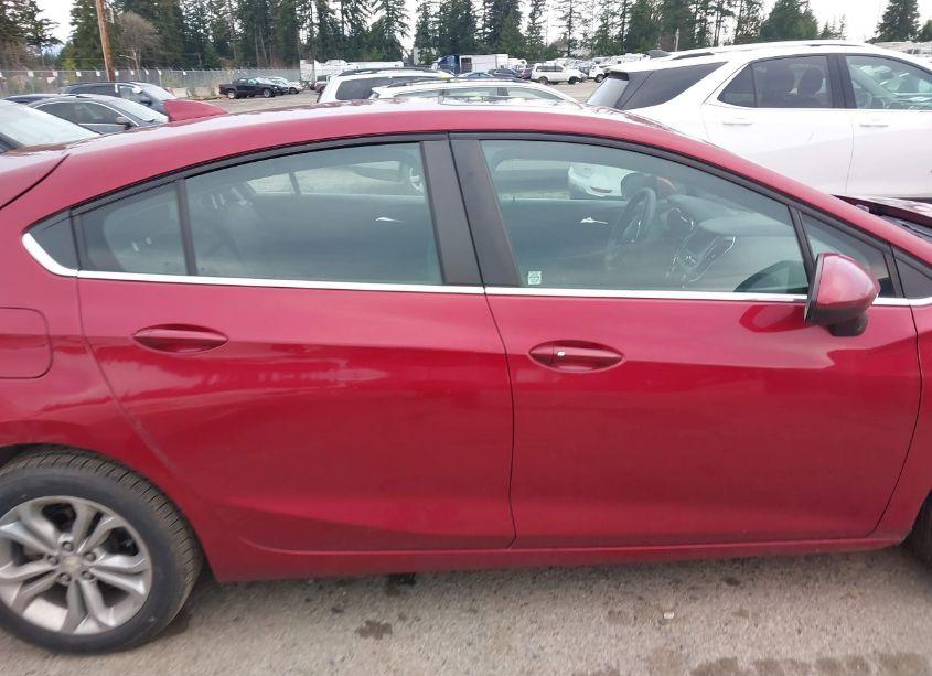 Photo 13 of 2019 Chevrolet Cruze LT (VIN 3G1BE6SM5KS566656)