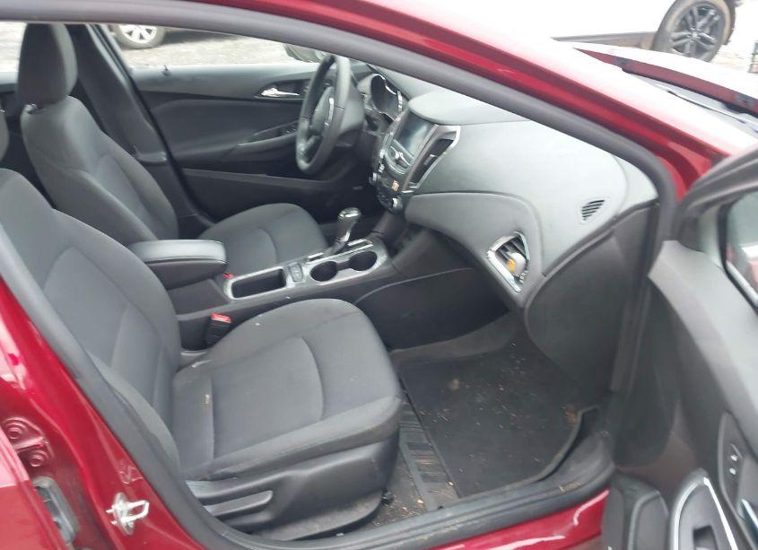 Photo 5 of 2019 Chevrolet Cruze LT (VIN 3G1BE6SM5KS566656)