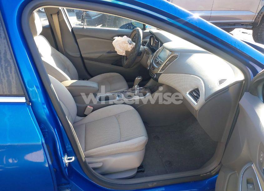 Photo 5 of 2017 Chevrolet Cruze LT AUTO (VIN 3G1BE6SM6HS516020)