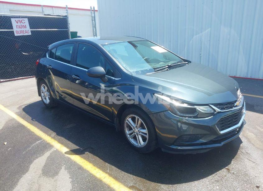 2017 Chevrolet Cruze LT AUTO (VIN 3G1BE6SM6HS548563) main photo