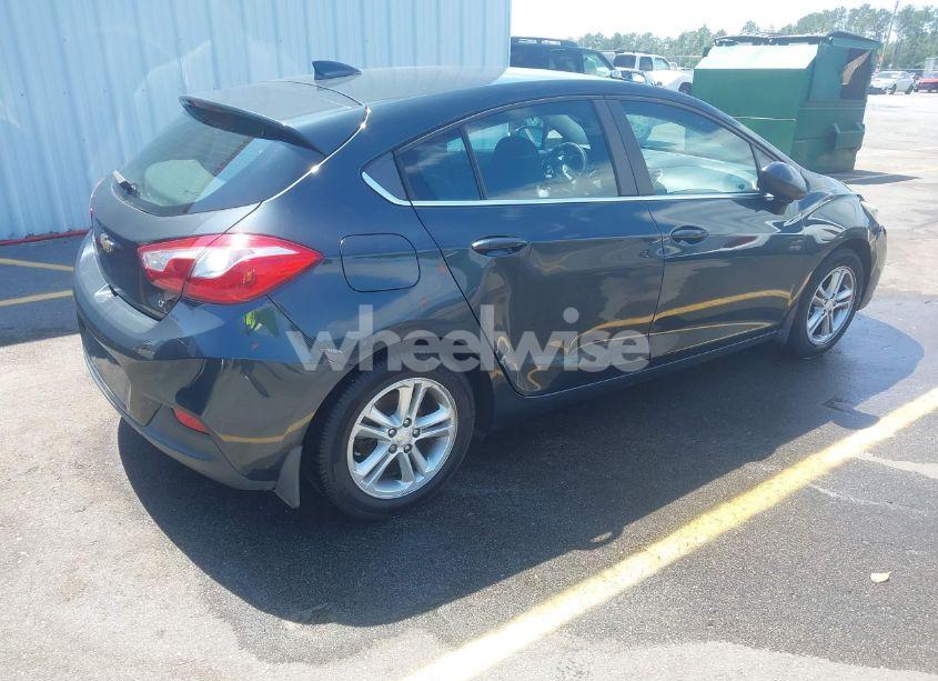 Photo 4 of 2017 Chevrolet Cruze LT AUTO (VIN 3G1BE6SM6HS548563)