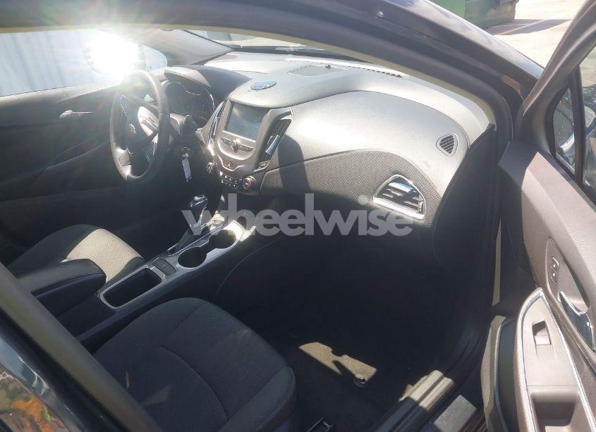 Photo 5 of 2017 Chevrolet Cruze LT AUTO (VIN 3G1BE6SM6HS548563)