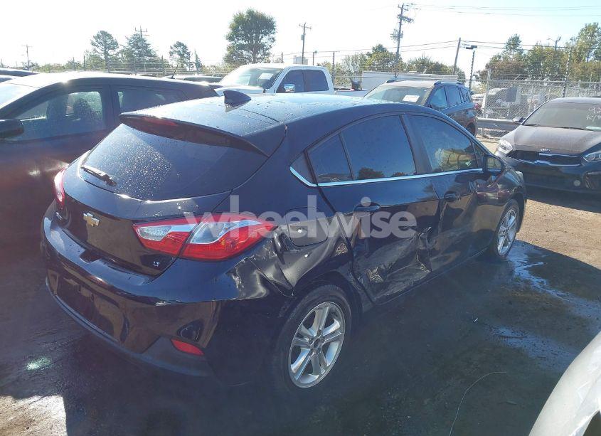 Photo 4 of 2017 Chevrolet Cruze LT AUTO (VIN 3G1BE6SM6HS570692)