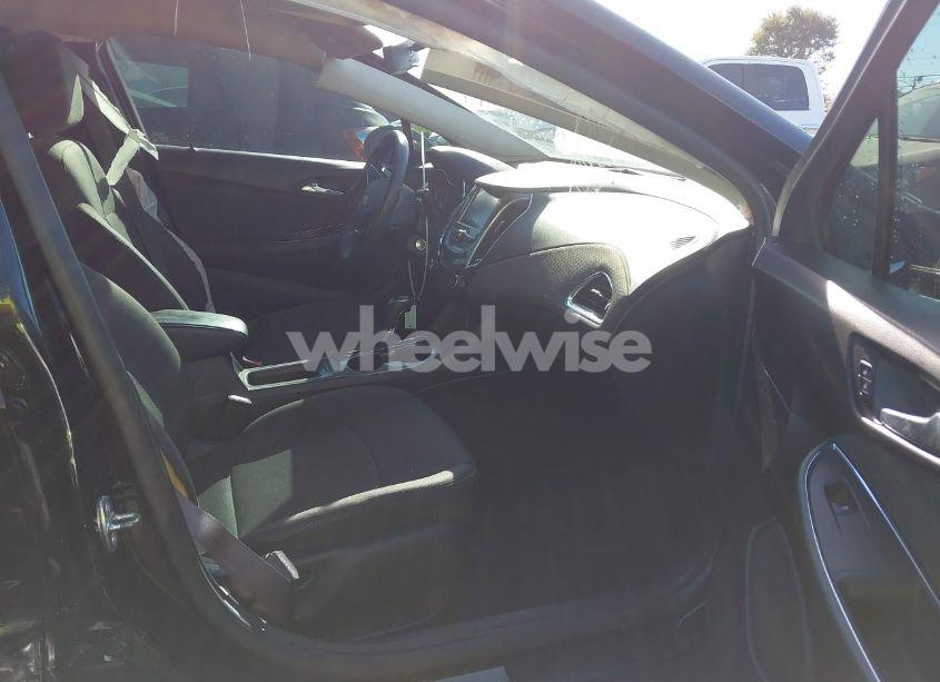 Photo 5 of 2017 Chevrolet Cruze LT AUTO (VIN 3G1BE6SM6HS570692)