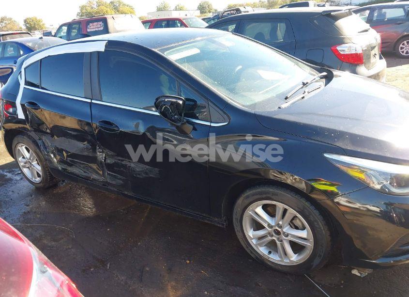 Photo 6 of 2017 Chevrolet Cruze LT AUTO (VIN 3G1BE6SM6HS570692)