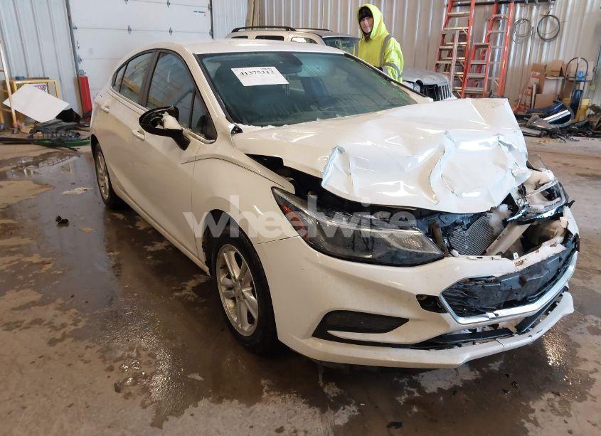 2017 Chevrolet Cruze LT AUTO (VIN 3G1BE6SM6HS597326) main photo