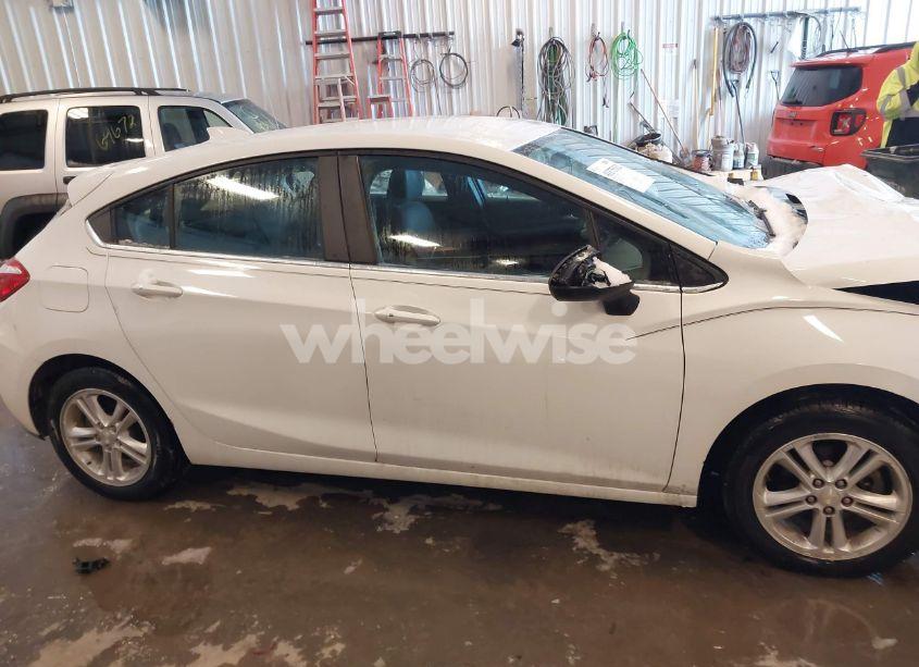 Photo 13 of 2017 Chevrolet Cruze LT AUTO (VIN 3G1BE6SM6HS597326)