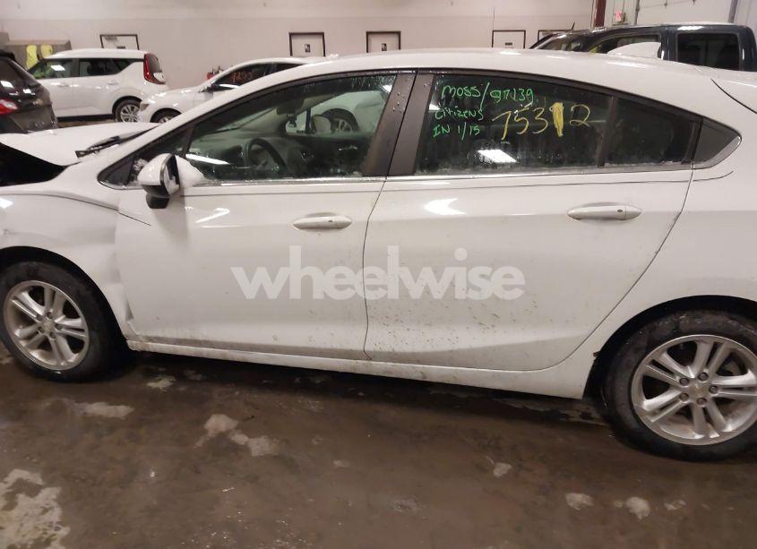 Photo 14 of 2017 Chevrolet Cruze LT AUTO (VIN 3G1BE6SM6HS597326)