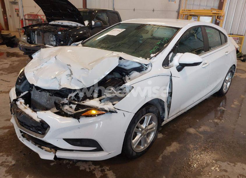 Photo 2 of 2017 Chevrolet Cruze LT AUTO (VIN 3G1BE6SM6HS597326)