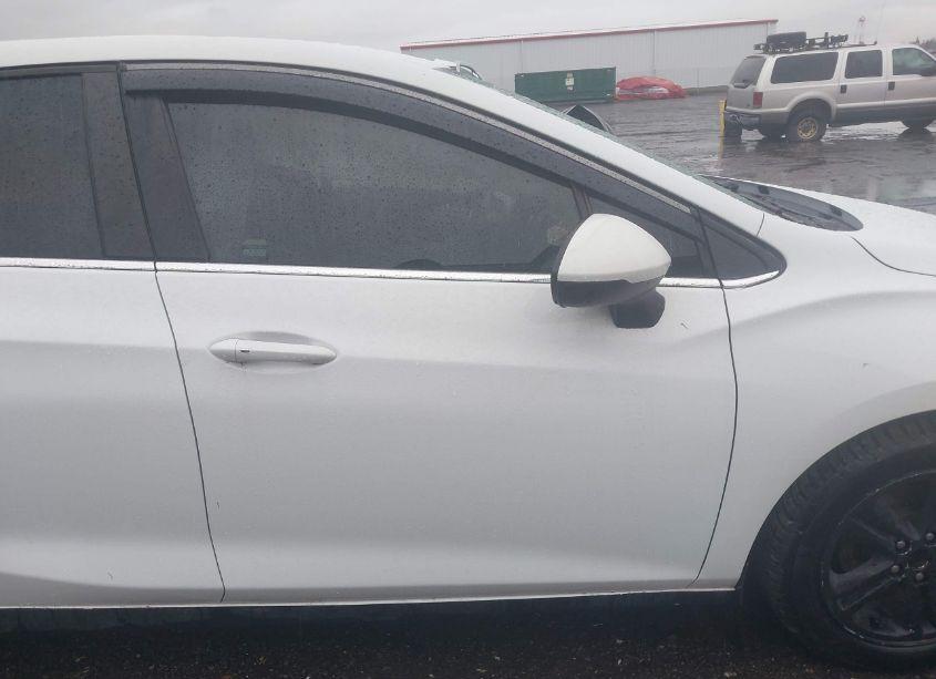 Photo 14 of 2018 Chevrolet Cruze LT AUTO (VIN 3G1BE6SM6JS516928)