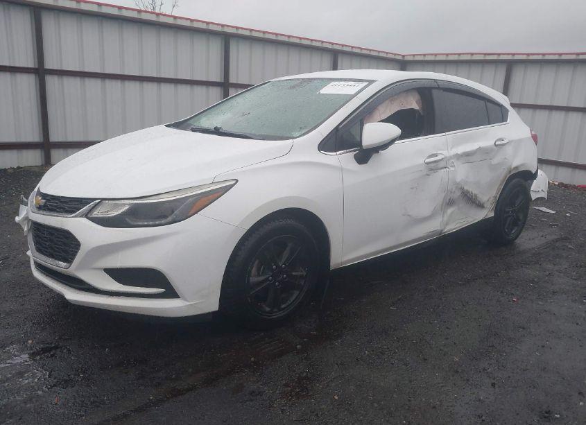 Photo 2 of 2018 Chevrolet Cruze LT AUTO (VIN 3G1BE6SM6JS516928)