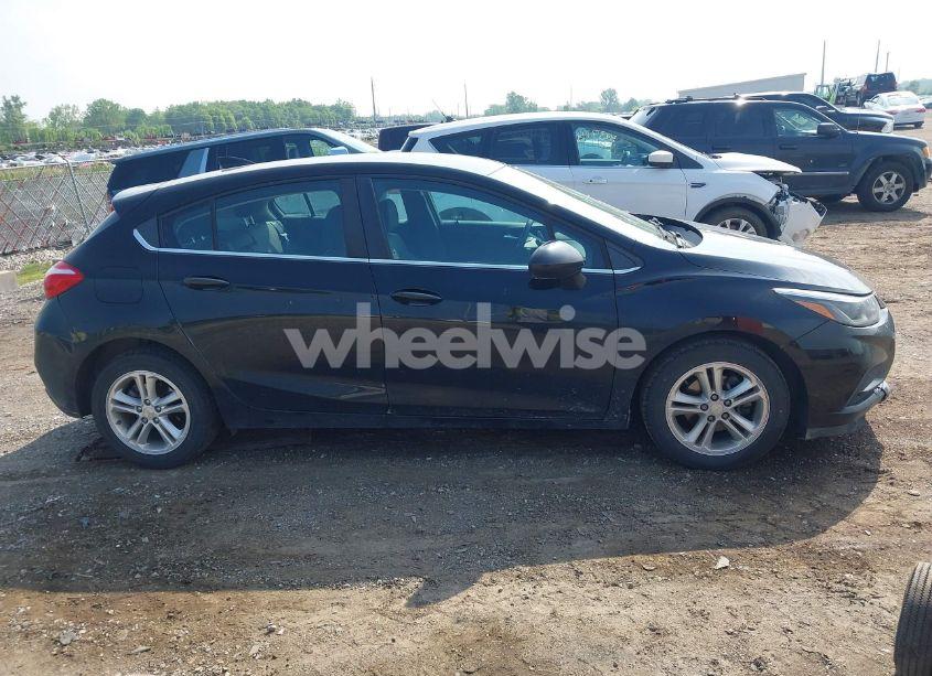 Photo 13 of 2018 Chevrolet Cruze LT AUTO (VIN 3G1BE6SM6JS517349)