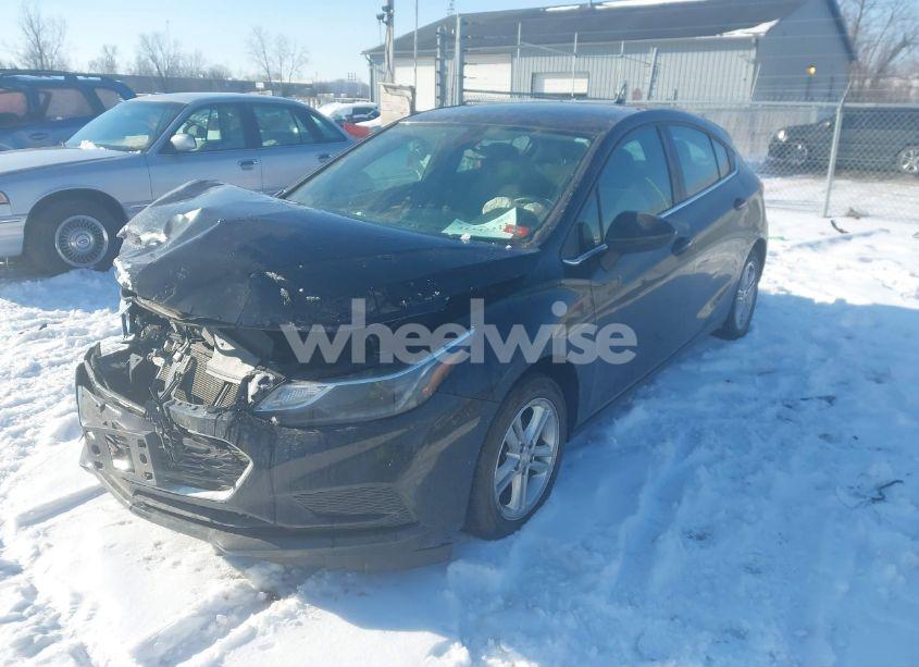 Photo 2 of 2018 Chevrolet Cruze LT AUTO (VIN 3G1BE6SM6JS586977)