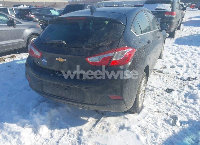 Photo 4 of 2018 Chevrolet Cruze LT AUTO (VIN 3G1BE6SM6JS586977)